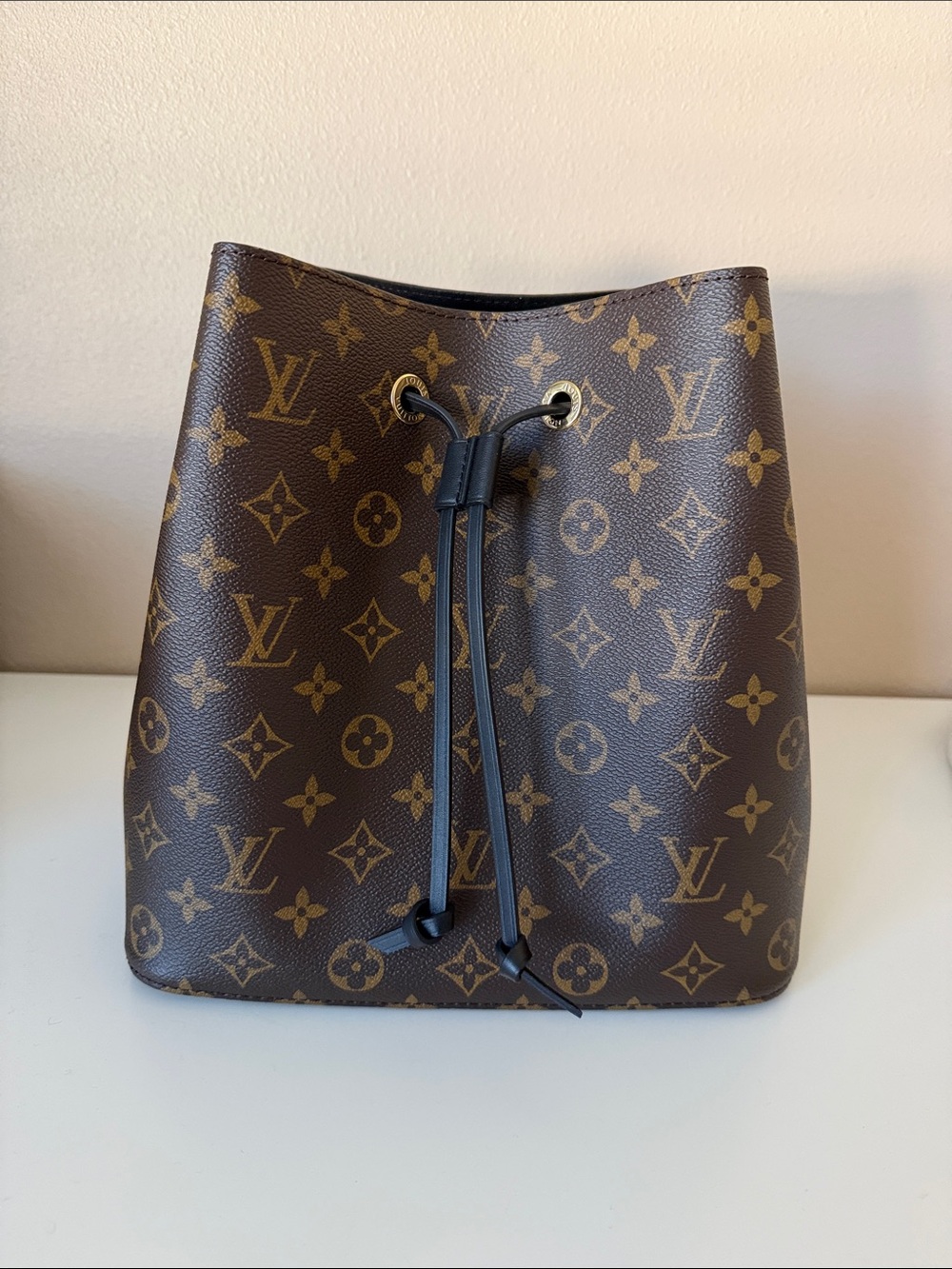 Louis Vuitton Black Monogram NeoNeo MM Bucket Bag